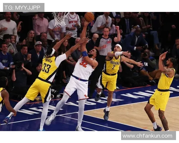 纽约尼克斯麦迪逊广场花园迎战孟菲斯灰熊，布伦森莫兰特对决引爆关键战